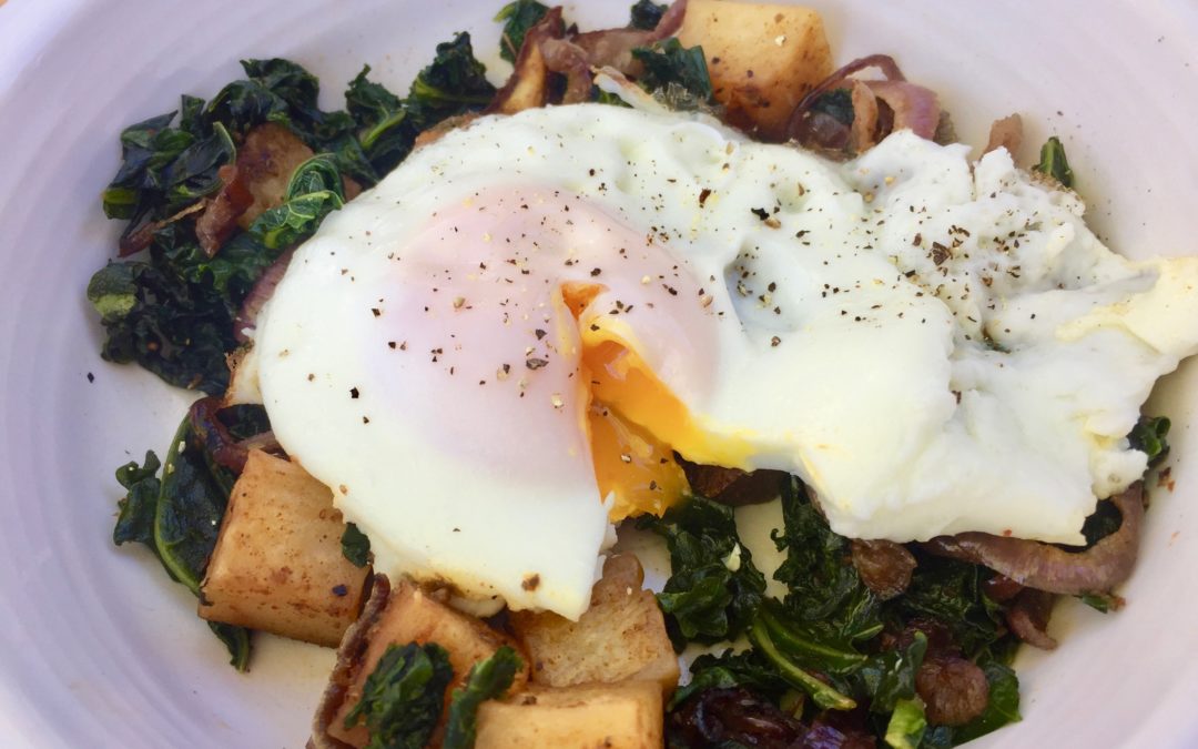 Seasoned Potato, Kale and Onion Breakfast Bowl